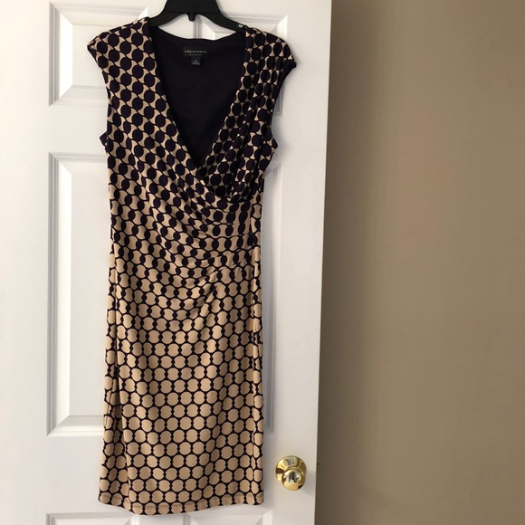 Pretty dotted Dress - Picture 1 of 4